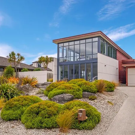 King Of The Hill Villa